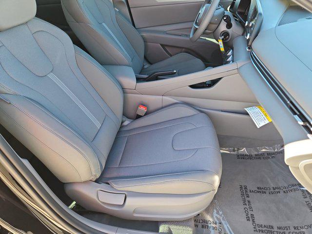 Thumbnail: 2025 Hyundai Elantra - 20