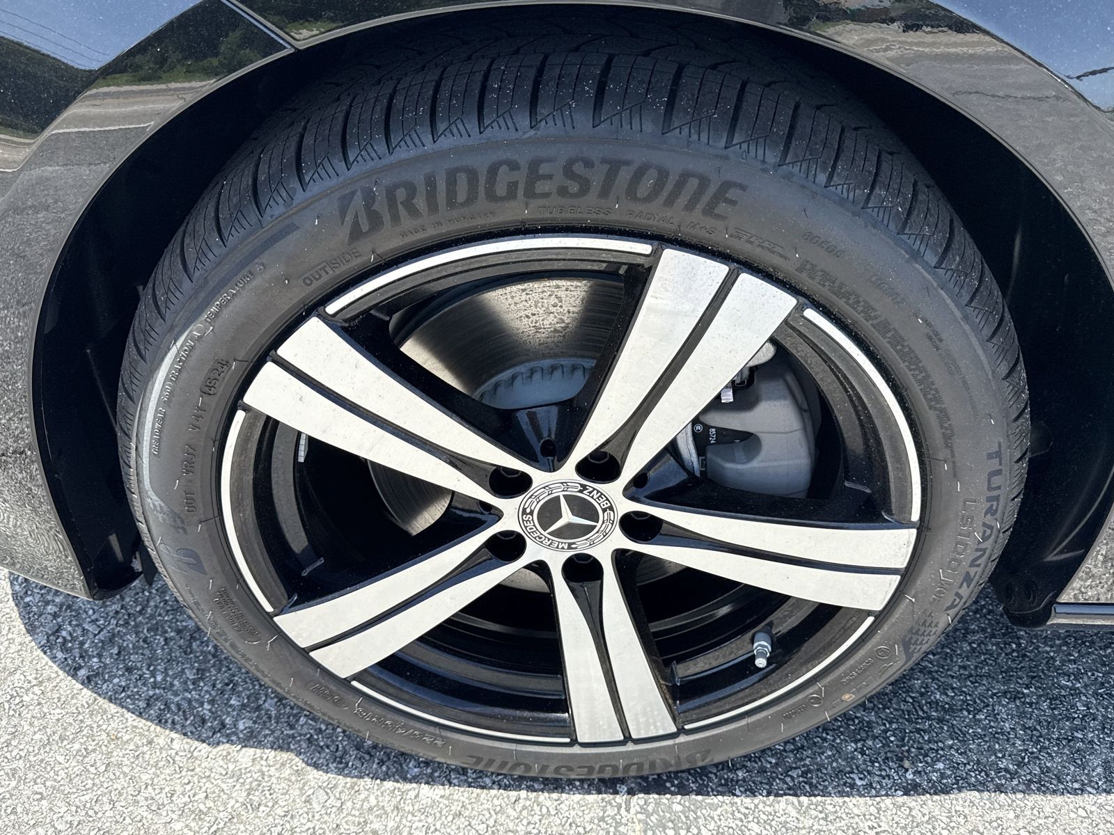 2025 Mercedes-Benz C-Class Sedan C 300 - Photo 9
