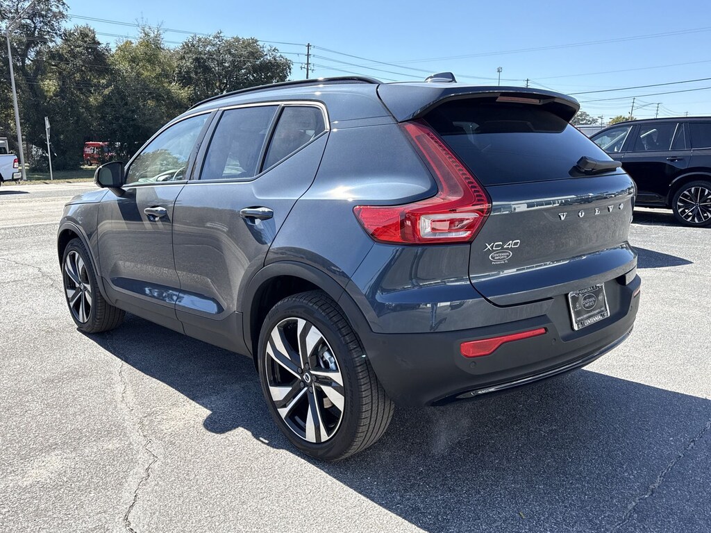 New 2026 Volvo XC40 B5 Ultra SUV