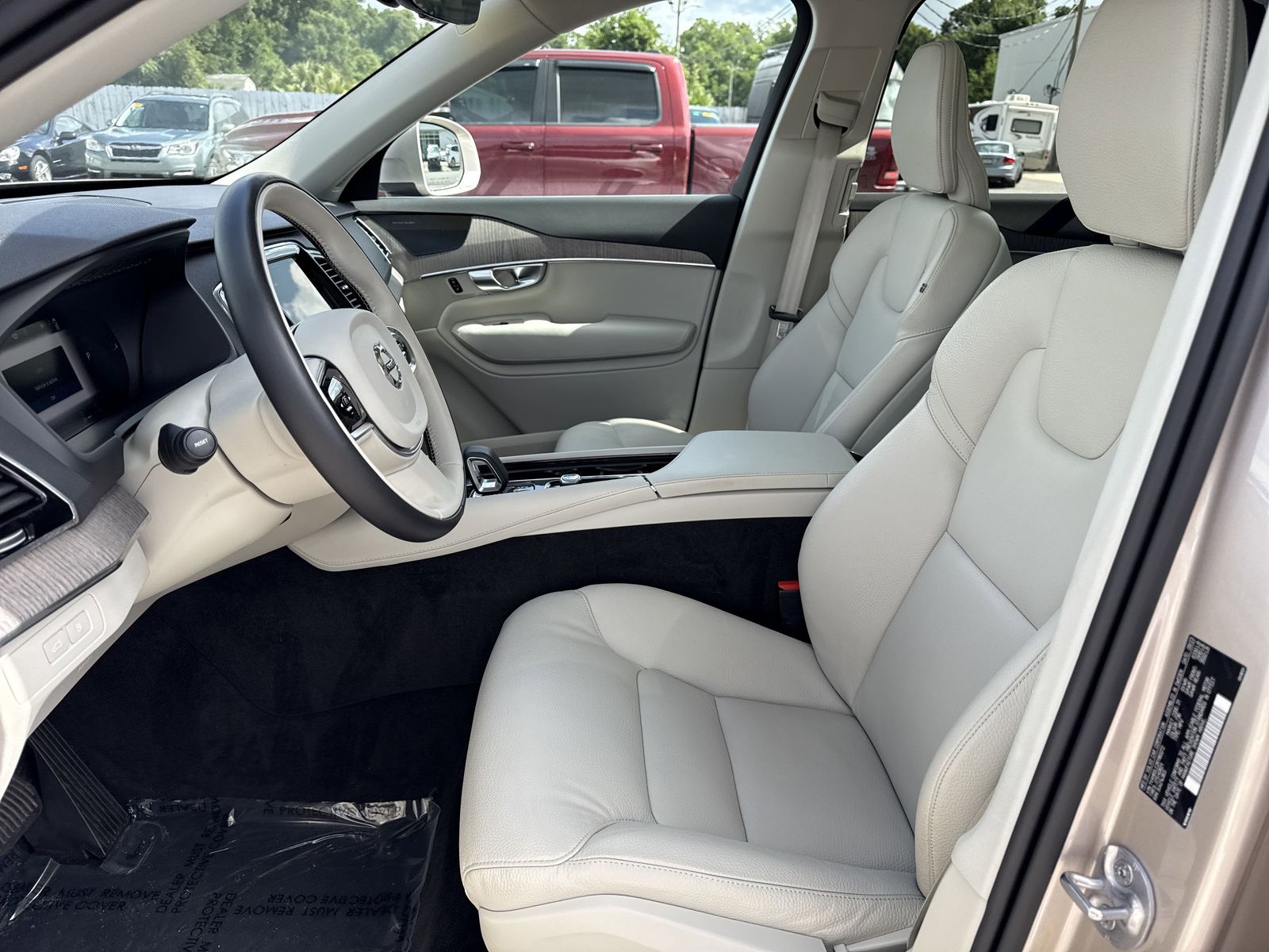 2024 Volvo XC90 Plus - Photo 8