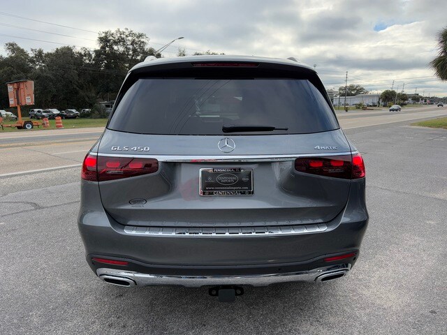 2025 Mercedes Benz GLS 450 4MATIC photo 4
