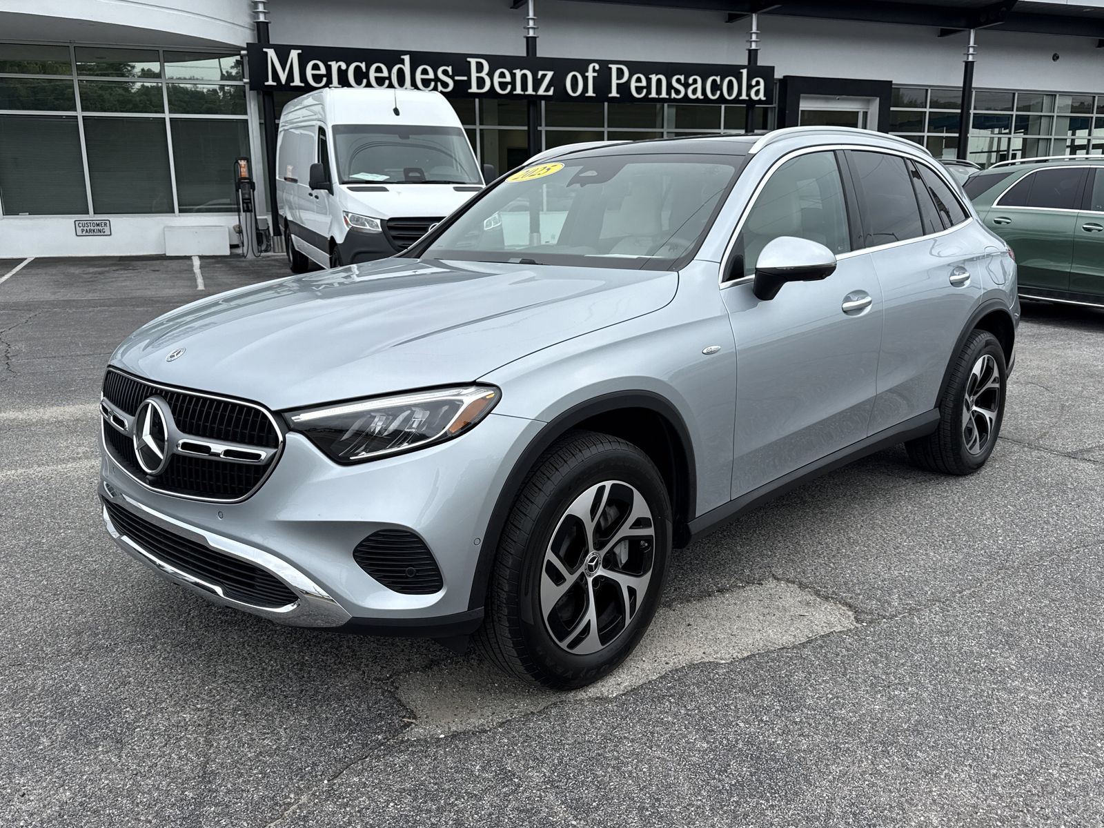 2025 Mercedes-Benz GLC GLC 350e 4MATIC's photo
