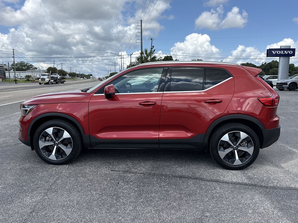 Used 2023 Volvo XC40 B5 Plus Bright Theme SUV