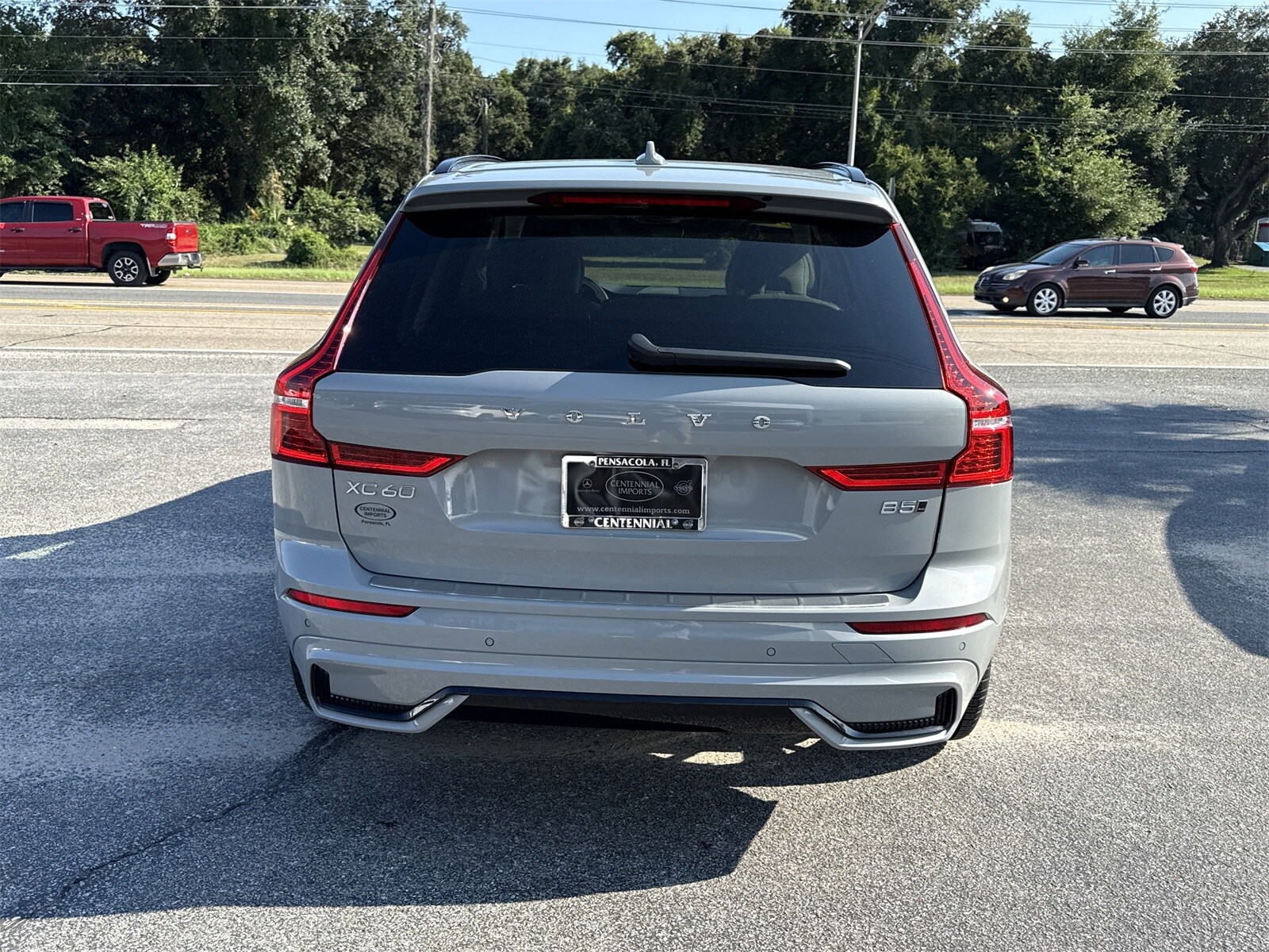 2025 Volvo XC60 photo 4