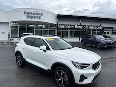 2025 Volvo XC40 B5 Core SUV