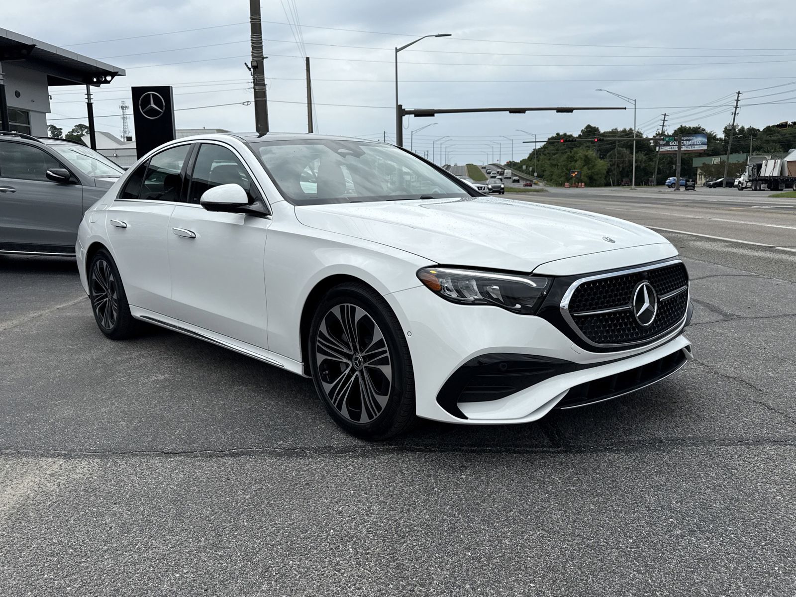 2025 Mercedes-Benz E-Class E350 - Photo 7
