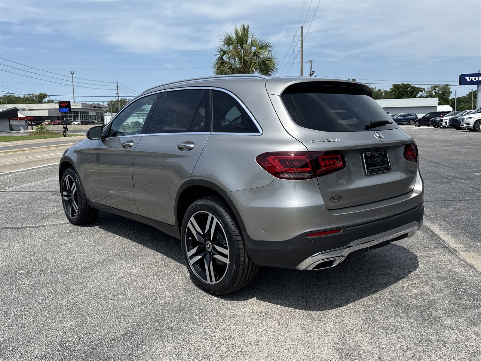2021 Mercedes Benz GLC 300 photo 3