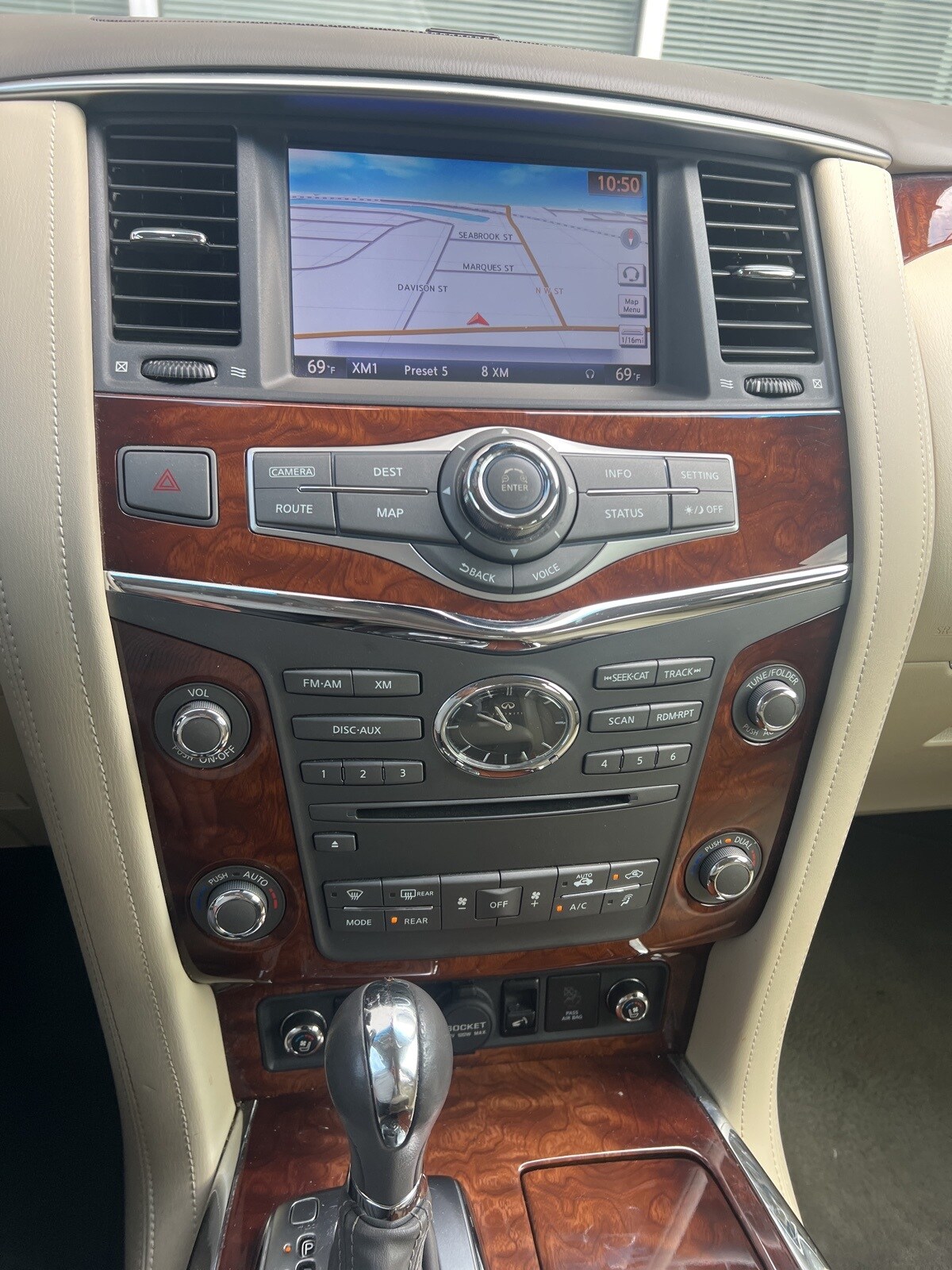 2017 Infiniti QX80 Base photo 4