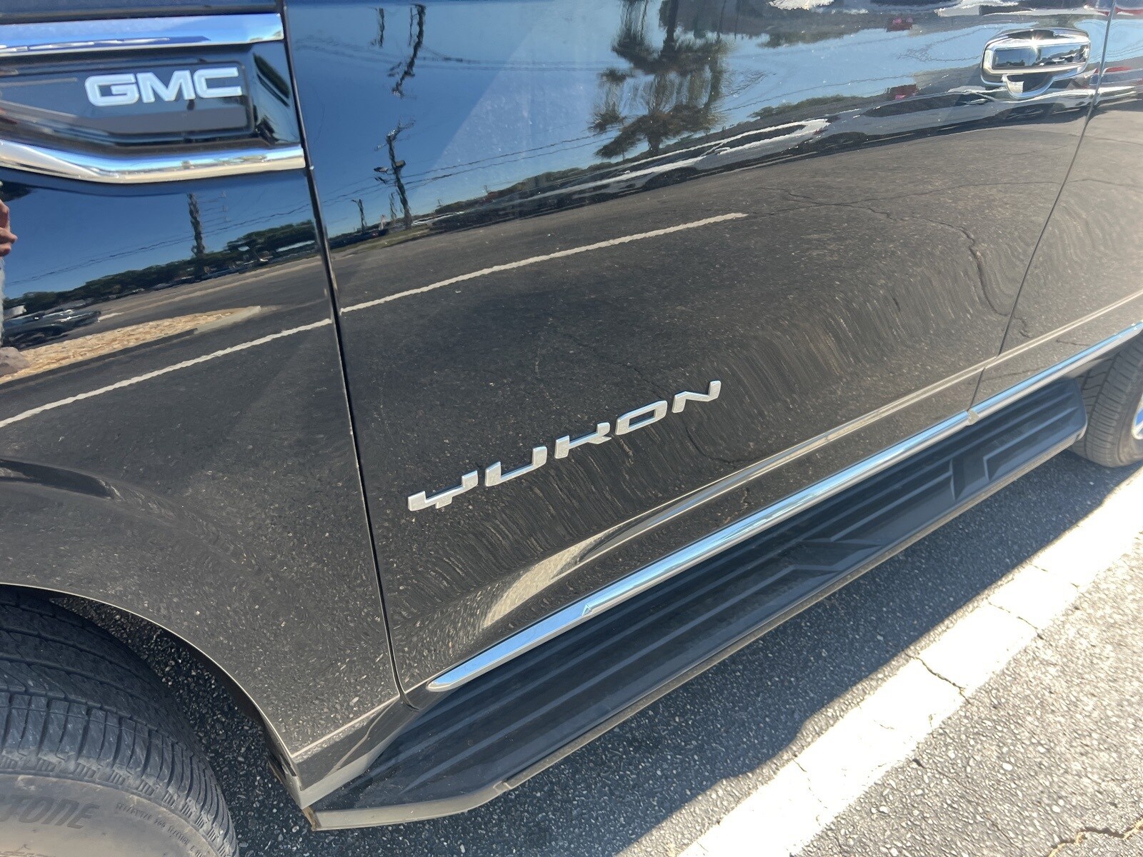 2022 Gmc Yukon SLT photo 3