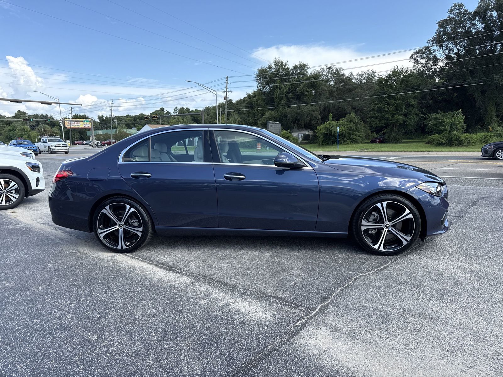 2025 Mercedes-Benz C-Class Sedan C 300 - Photo 6