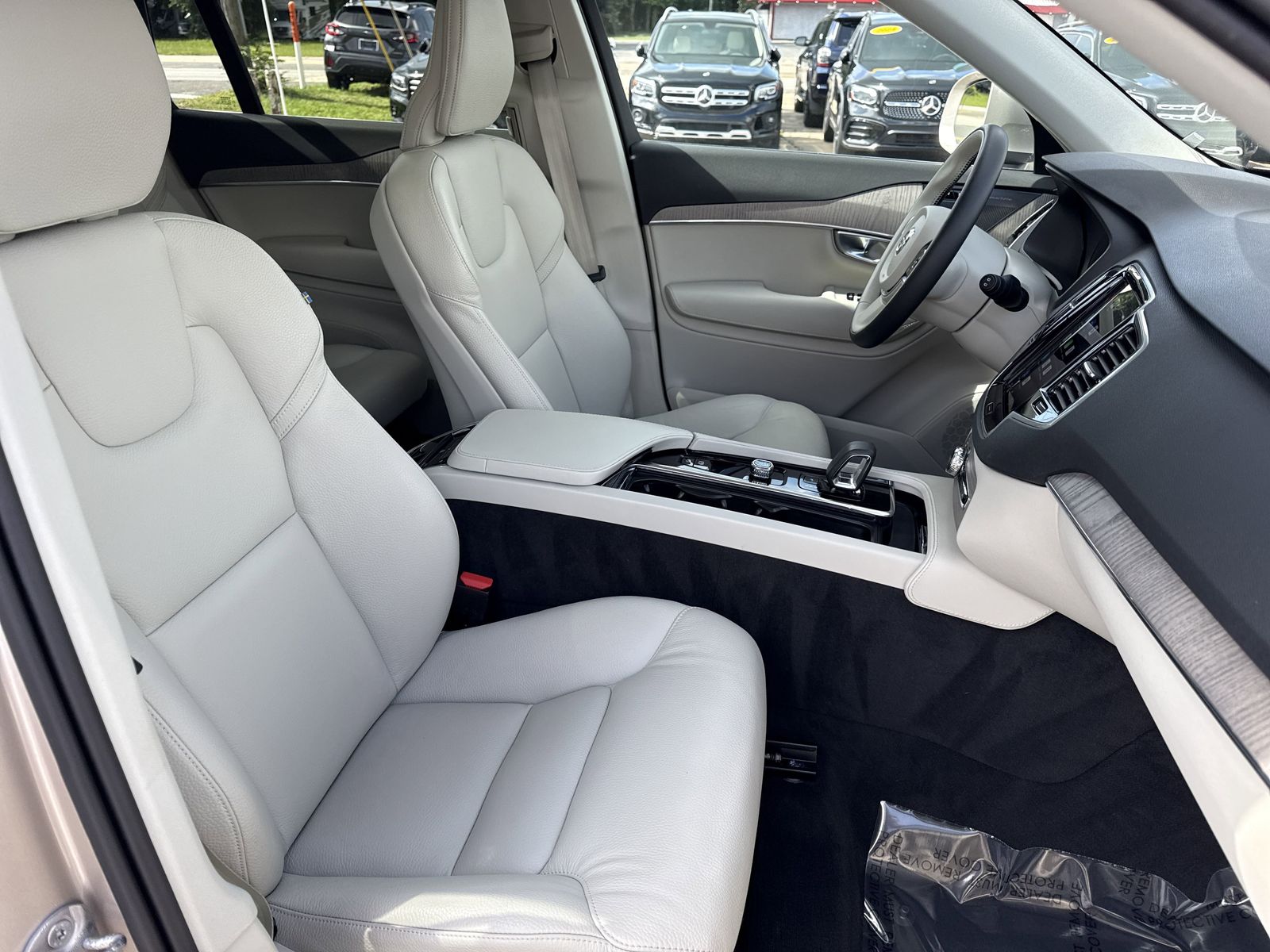2024 Volvo XC90 Plus - Photo 27