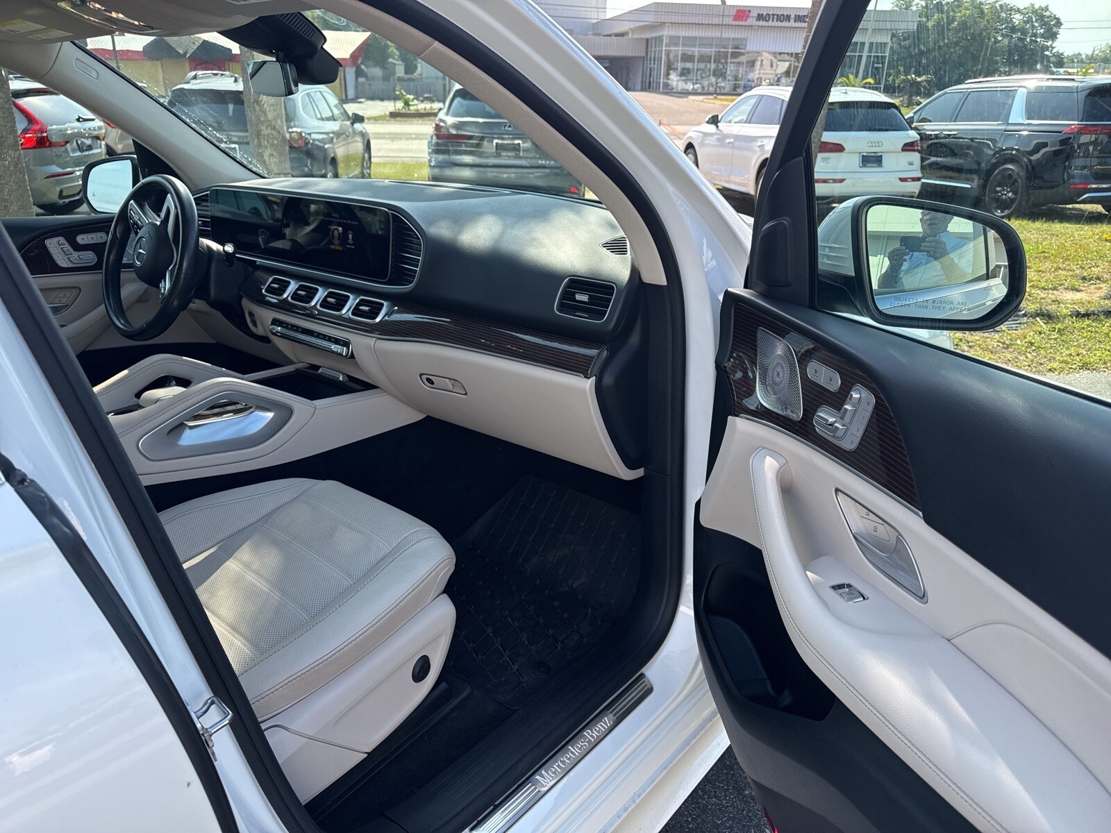 2023 Mercedes Benz GLE 350 4MATIC photo 4