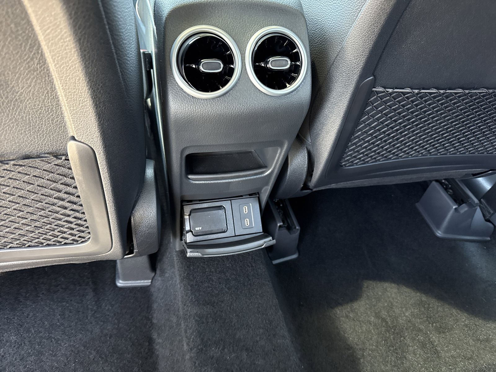 2026 Mercedes-Benz GLB GLB 250 - Photo 13
