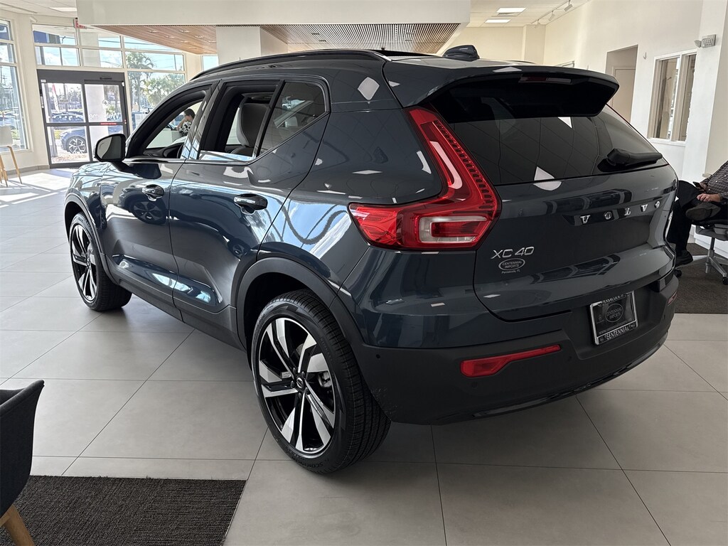 New 2026 Volvo XC40 B4 Plus SUV
