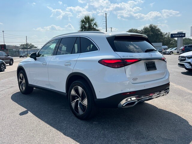2024 Mercedes Benz GLC 300 4MATIC photo 3