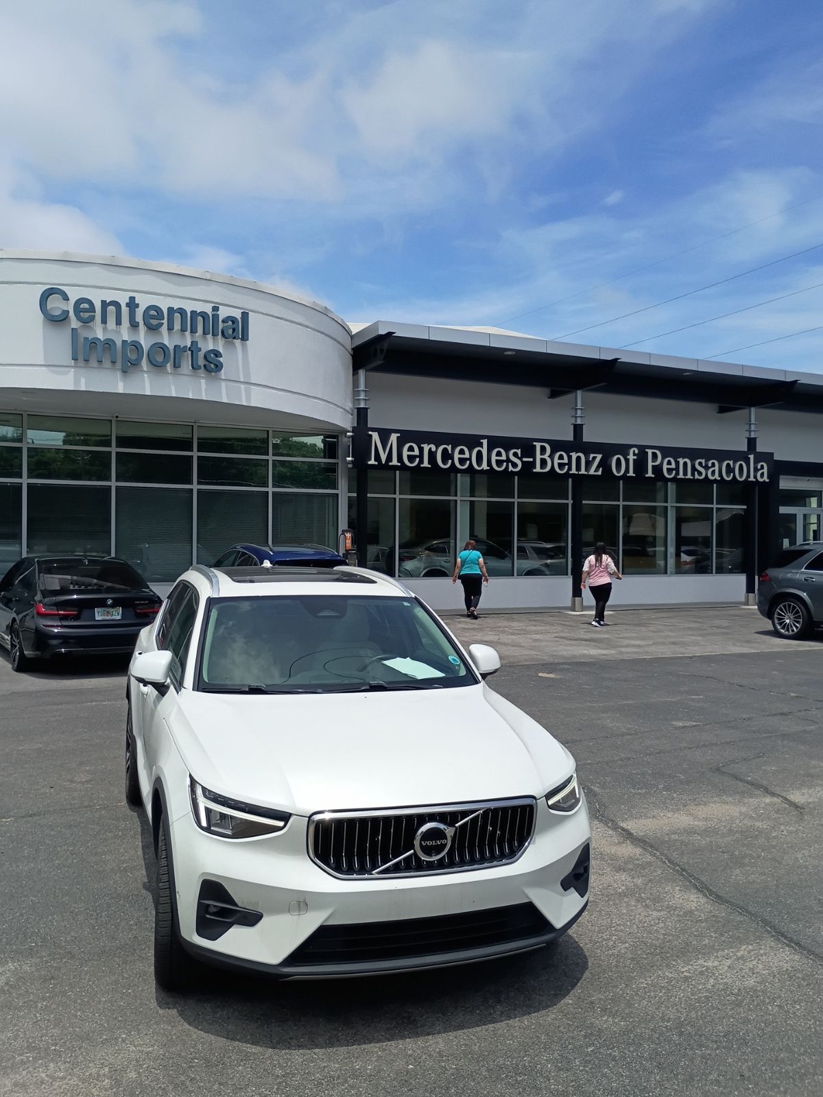 2024 Volvo XC40 B5 Plus Bright AWD's photo