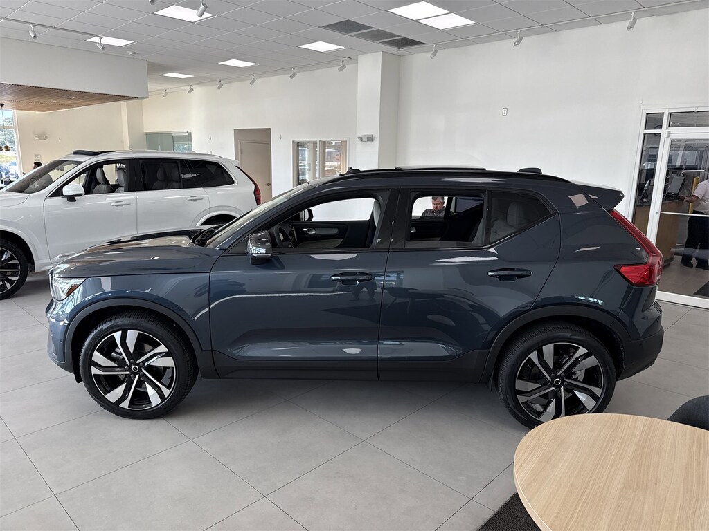 New 2026 Volvo XC40 B4 Plus SUV