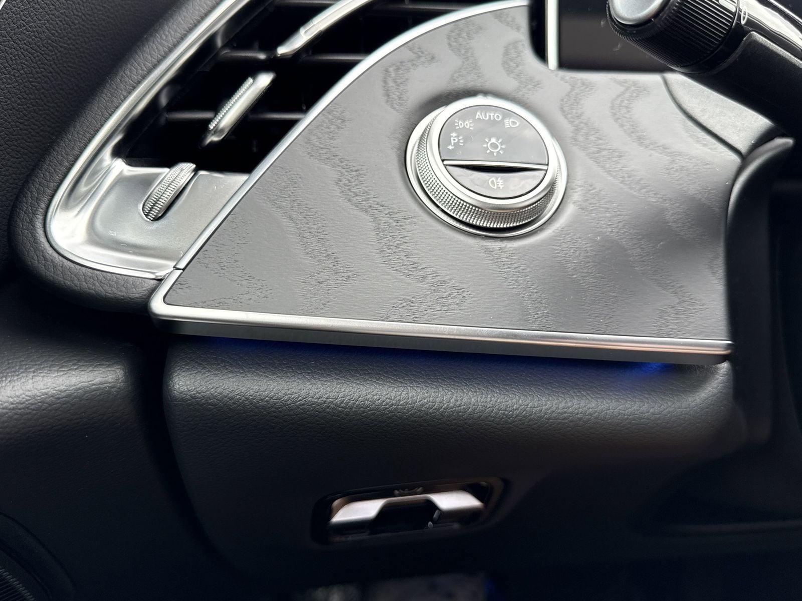 2025 Mercedes-Benz E-Class E350 - Photo 19