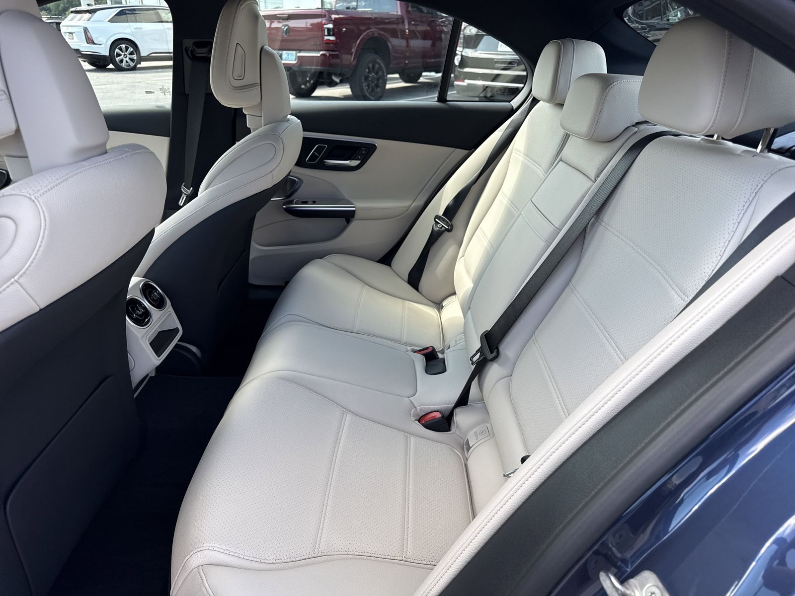 2025 Mercedes-Benz C-Class Sedan C 300 - Photo 13