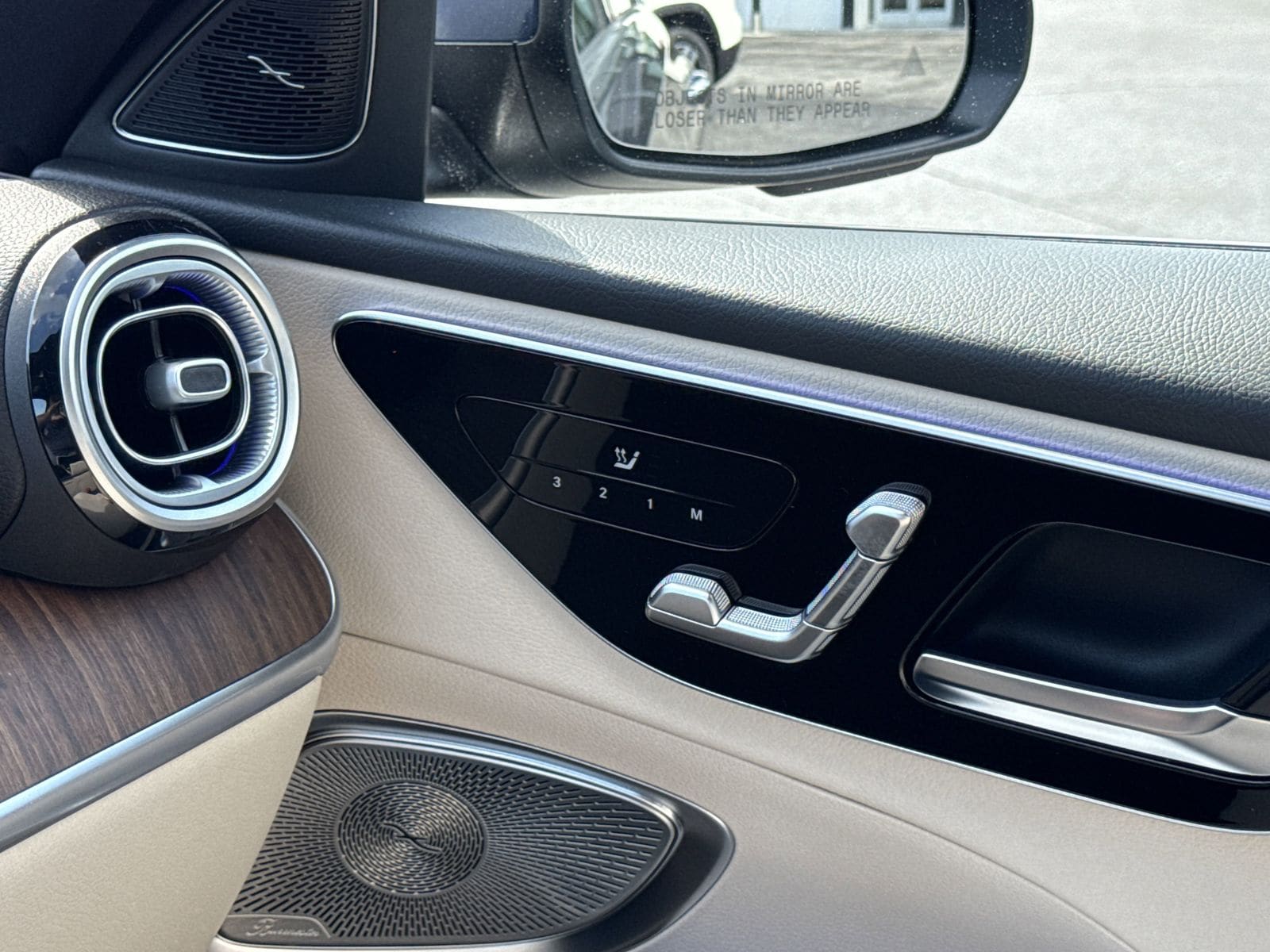 2025 Mercedes-Benz C-Class Sedan C 300 - Photo 39