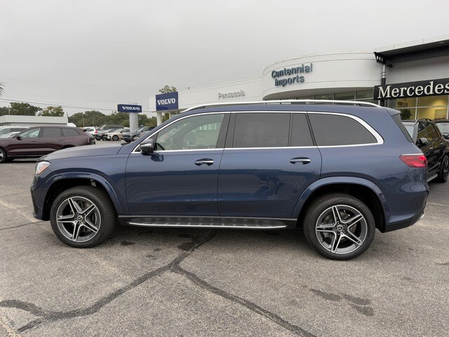 2025 Mercedes Benz GLS 450 4MATIC photo 2