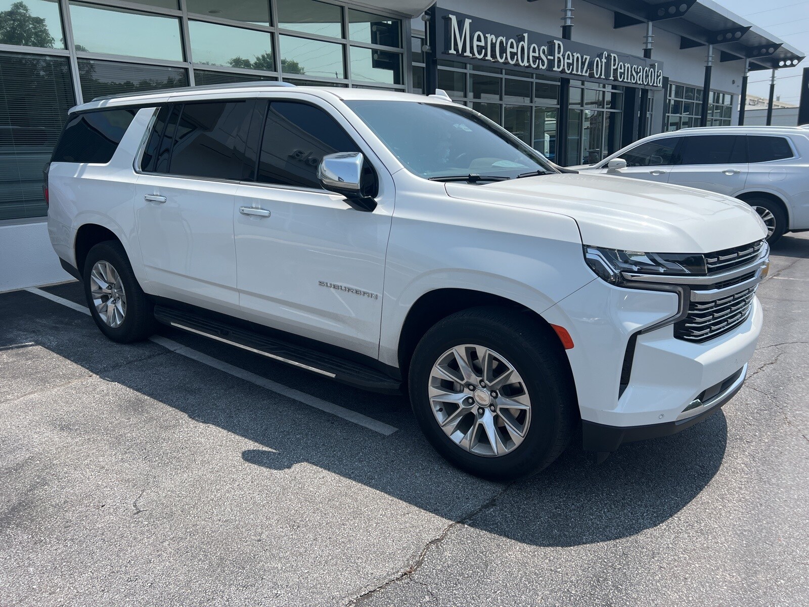 2024 Chevrolet Suburban Premier photo 3