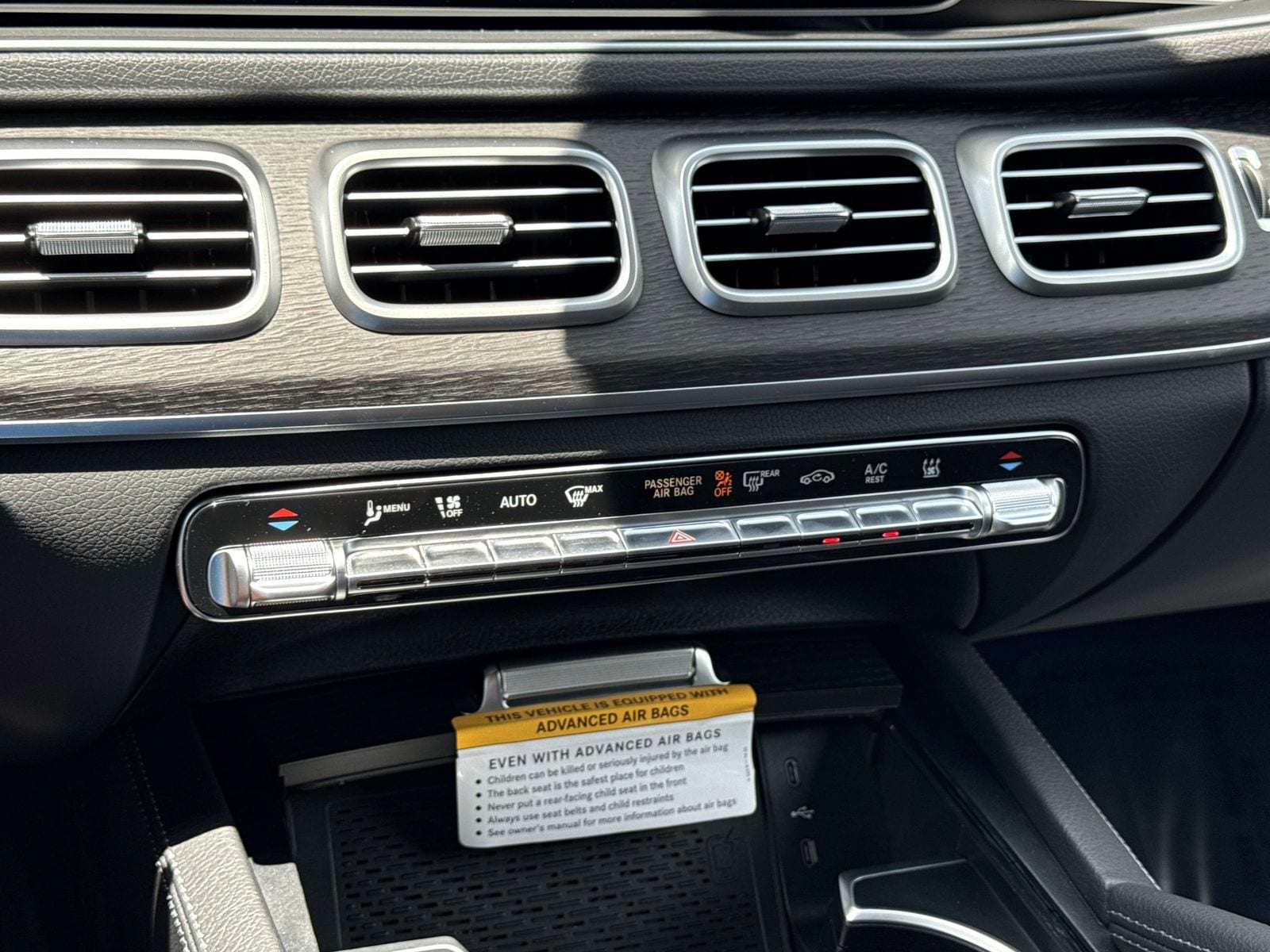 2025 Mercedes-Benz GLE GLE450E - Photo 29