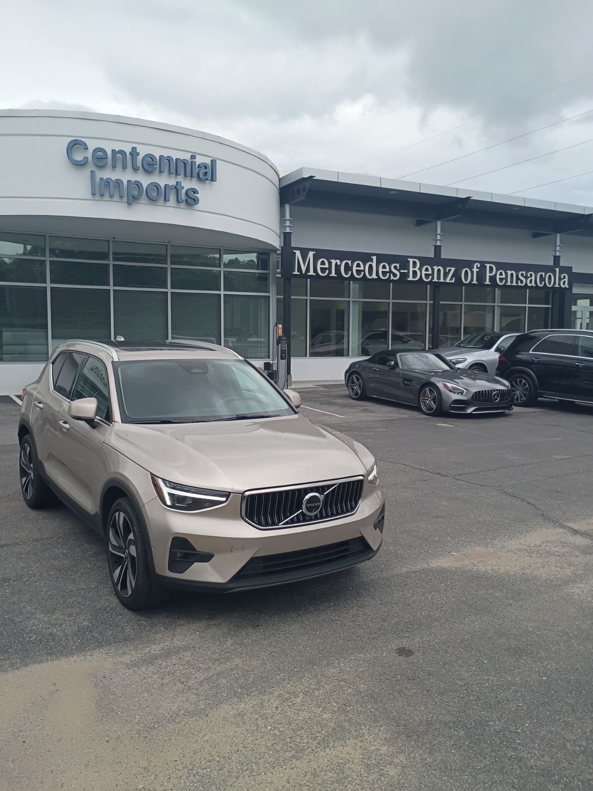 2024 Volvo XC40 B5 Plus Bright AWD's photo