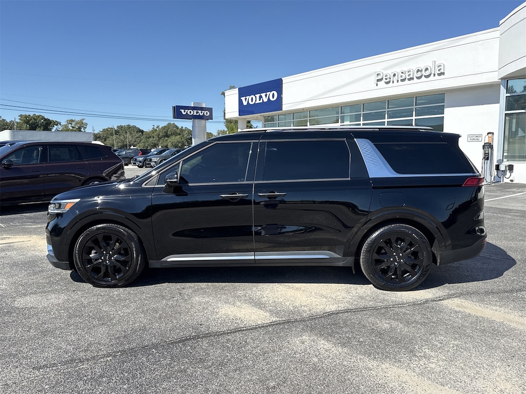 Used 2022 Kia Carnival SX Minivan/Van