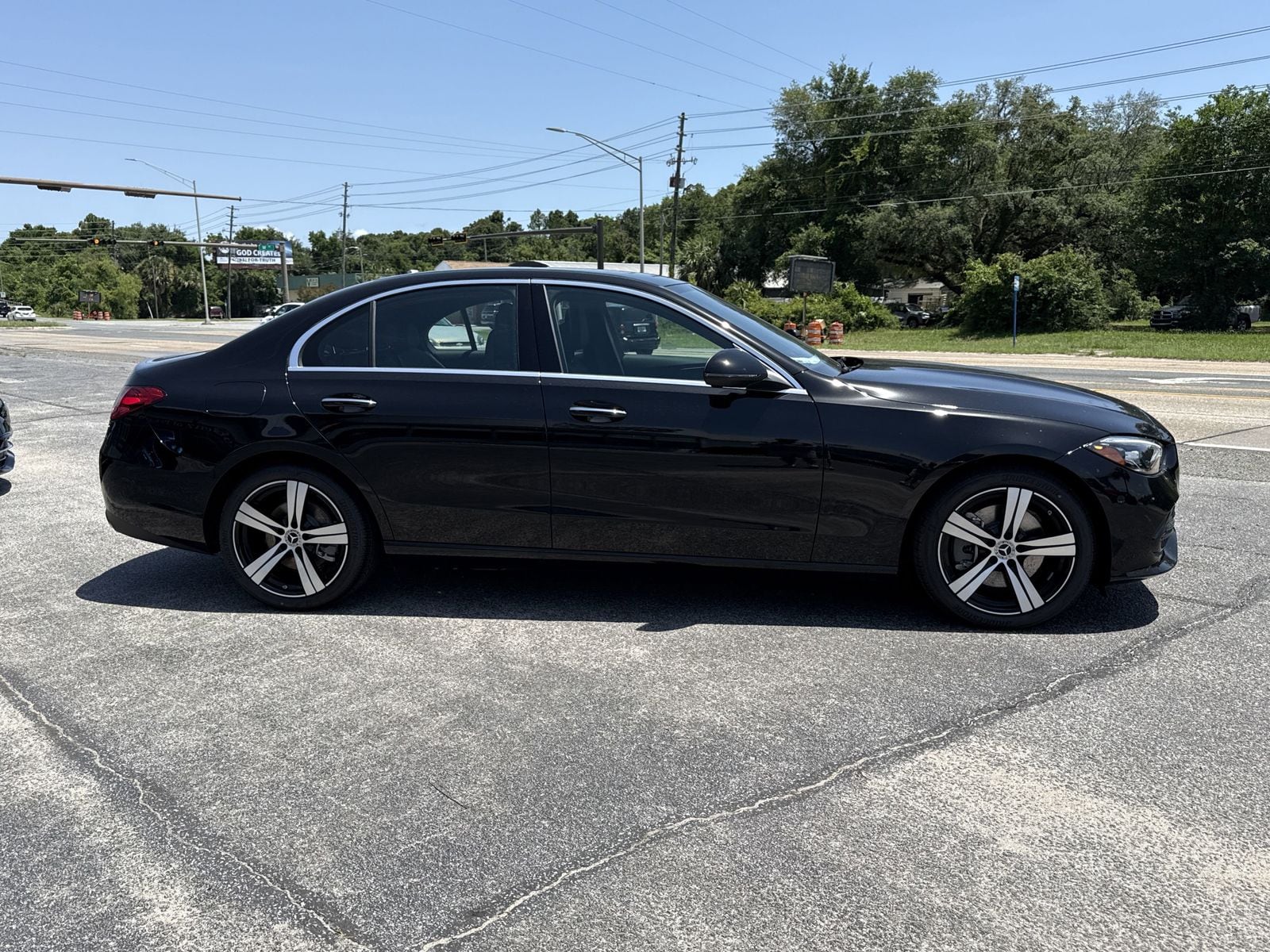 2025 Mercedes-Benz C-Class Sedan C 300 - Photo 6