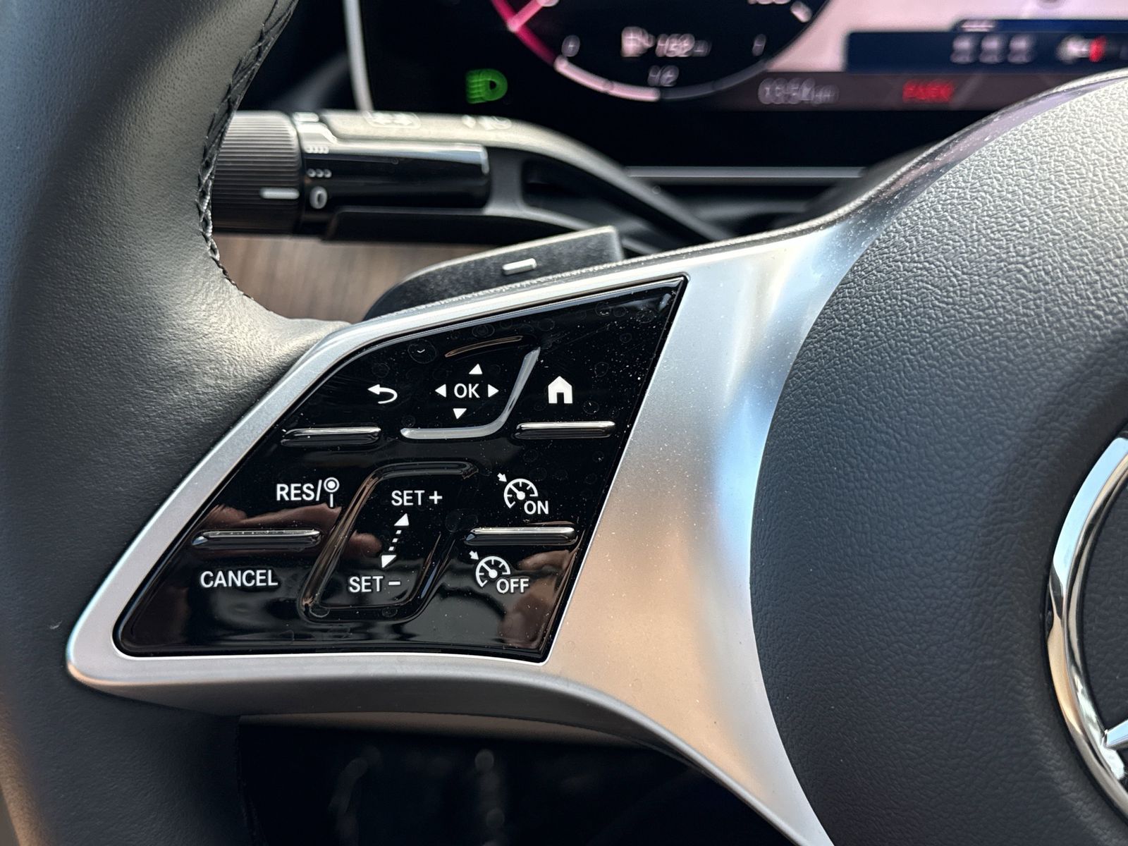 2025 Mercedes-Benz C-Class Sedan C 300 - Photo 26
