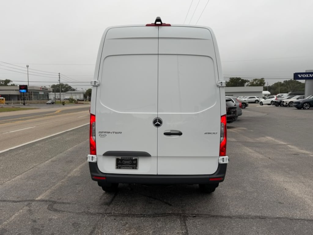 New 2025 Mercedes-Benz Sprinter 2500 Standard Roof 4-Cyl Diesel Van Cargo Van