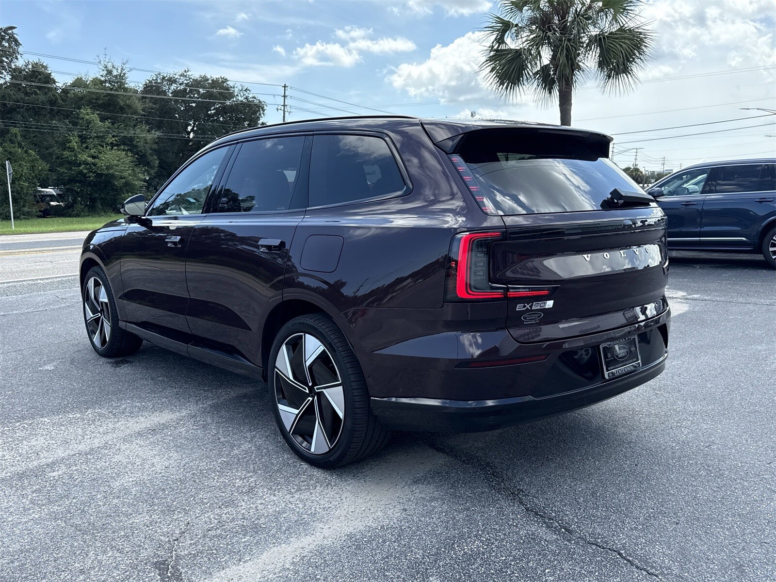 2025 Volvo EX90 photo 3