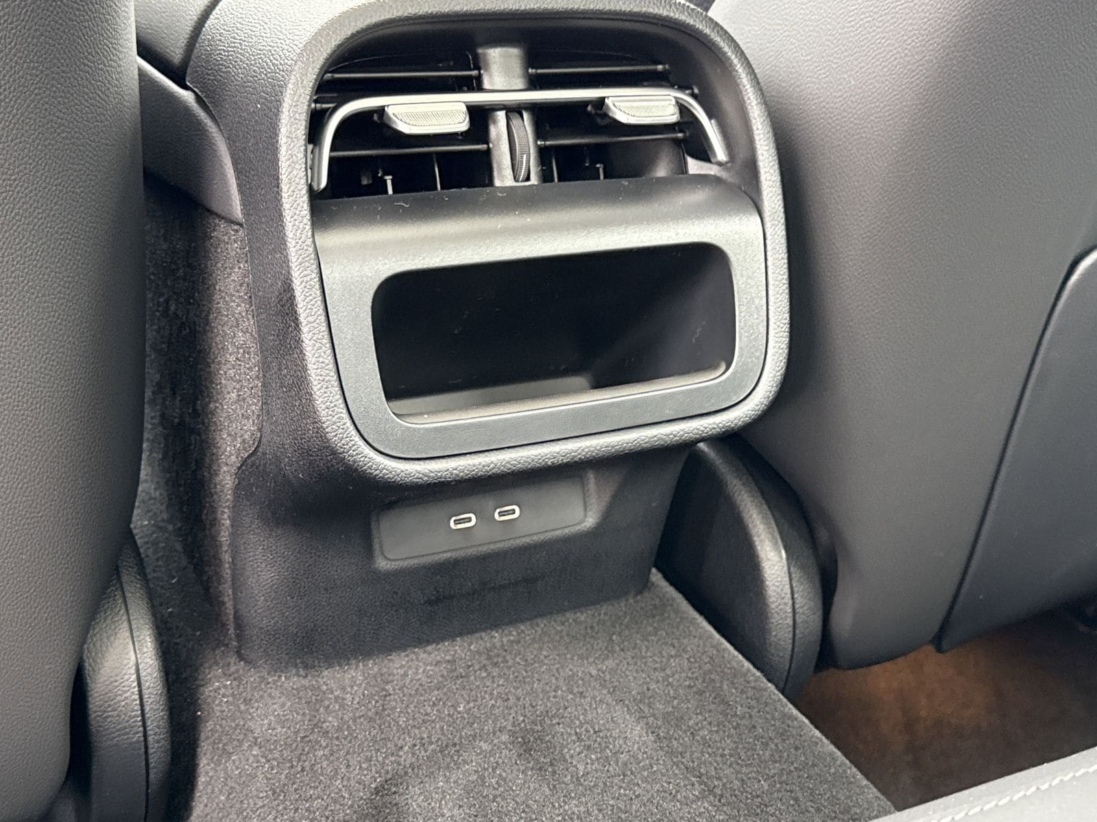 2025 Mercedes-Benz E-Class E350 - Photo 13