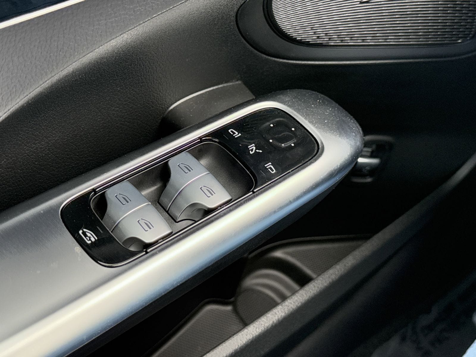 2025 Mercedes-Benz C-Class Sedan C 300 - Photo 16