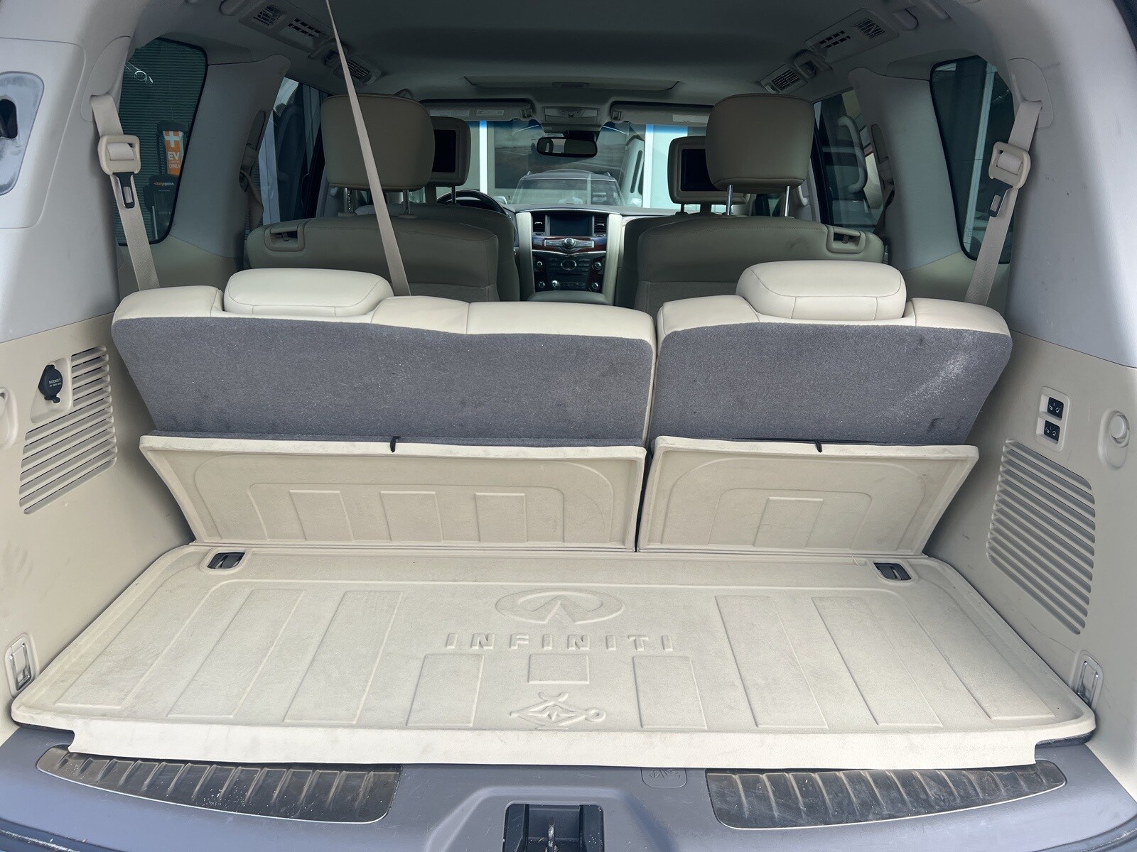2017 Infiniti QX80 Base photo 3