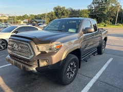 2017 Toyota Tacoma SR5 Truck