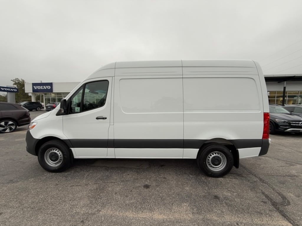 New 2025 Mercedes-Benz Sprinter 2500 Standard Roof 4-Cyl Diesel Van Cargo Van
