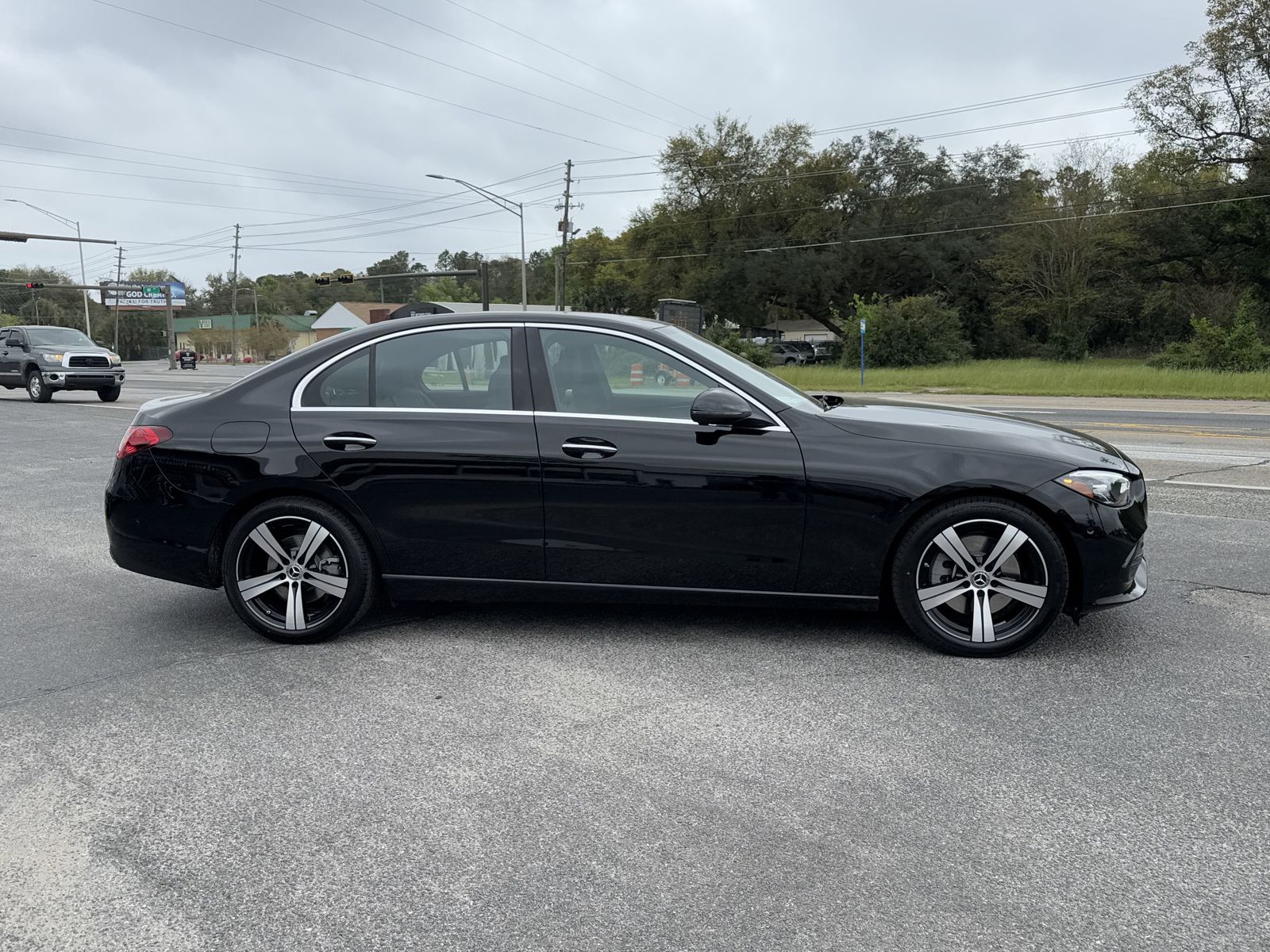 2025 Mercedes-Benz C-Class Sedan C 300 - Photo 6