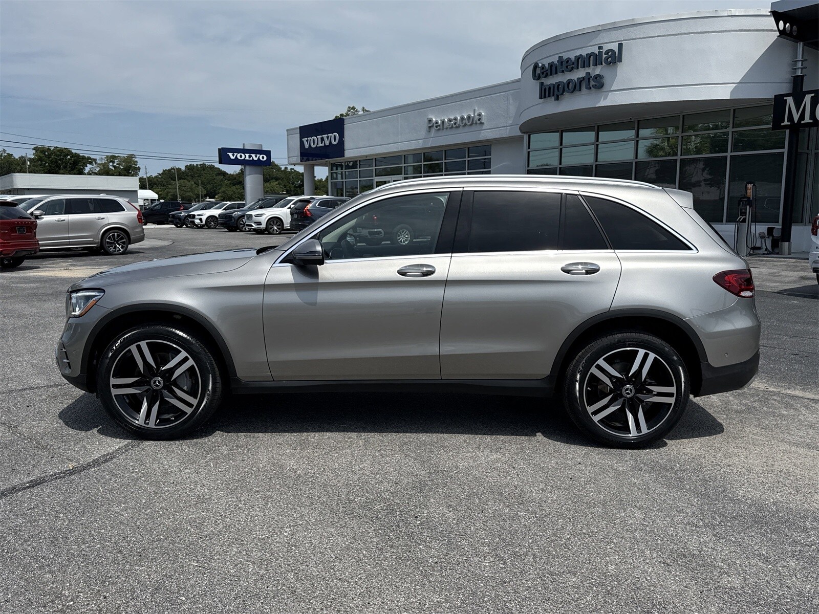 2021 Mercedes Benz GLC 300 photo 2