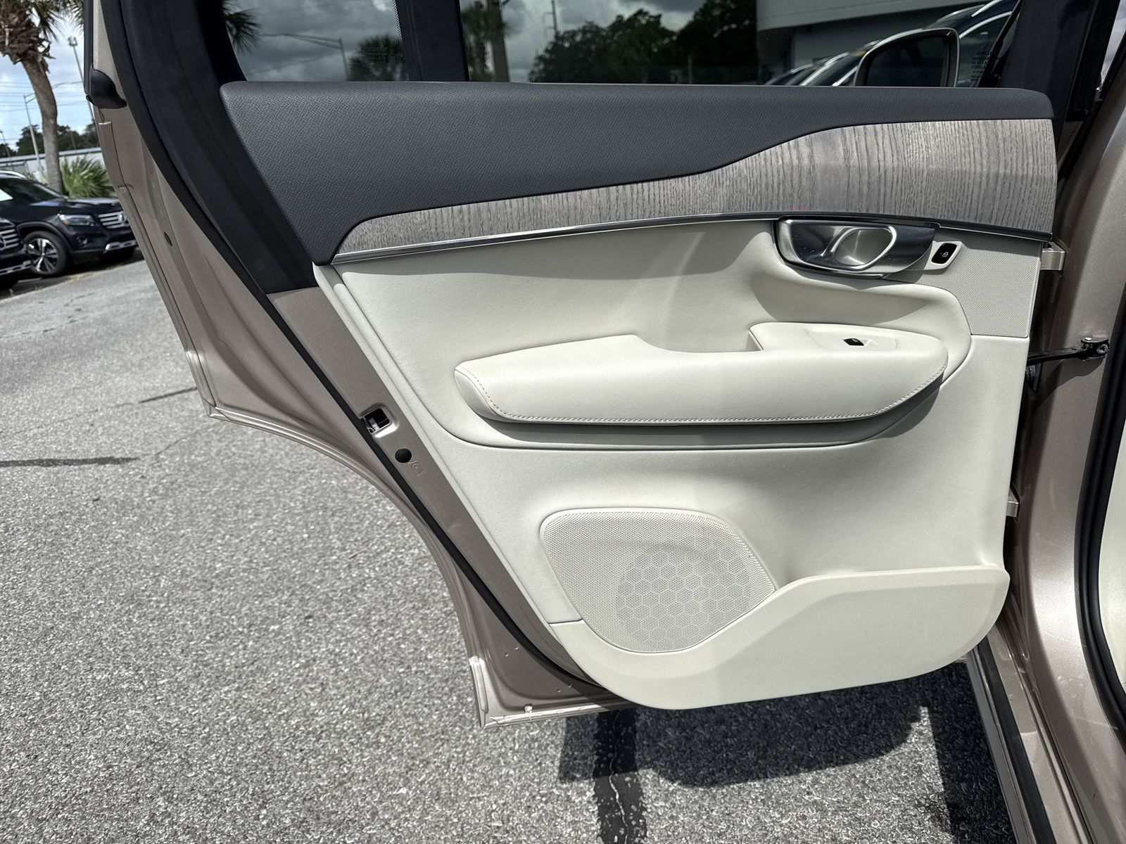 2024 Volvo XC90 Plus - Photo 36