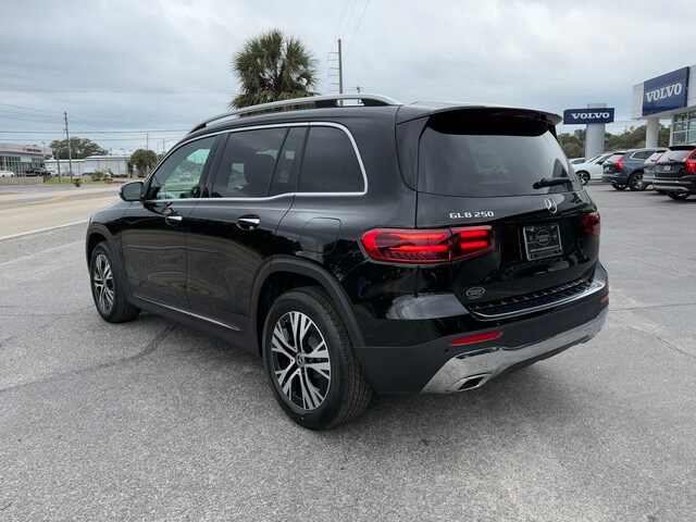 2025 Mercedes Benz GLB 250 photo 3