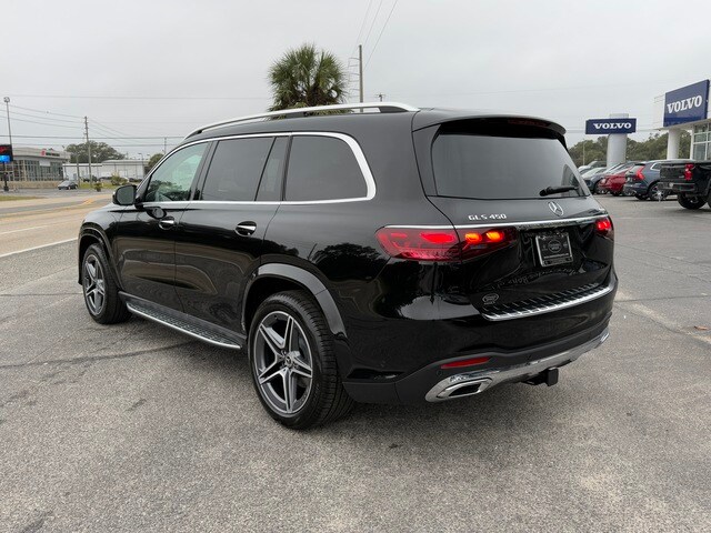 2025 Mercedes Benz GLS 450 4MATIC photo 3