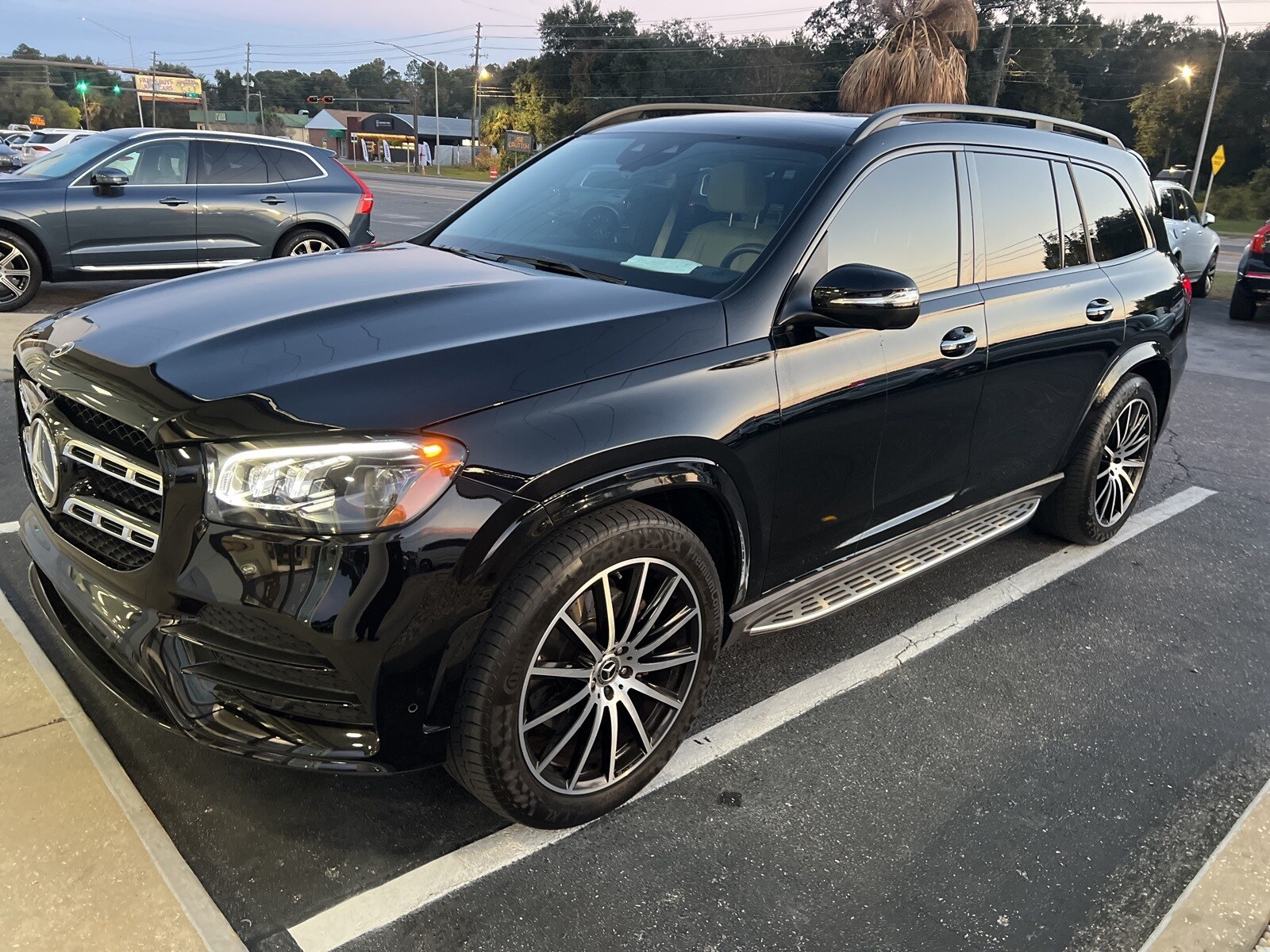 2023 Mercedes Benz GLS 450 4MATIC photo 2