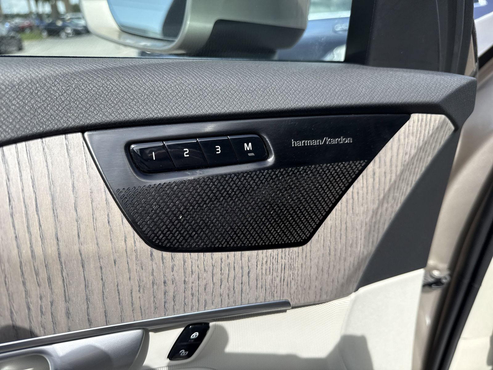 2024 Volvo XC90 Plus - Photo 41