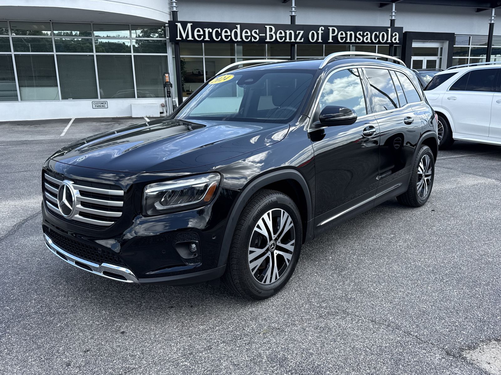 2024 Mercedes-Benz GLB GLB 250 4MATIC's photo