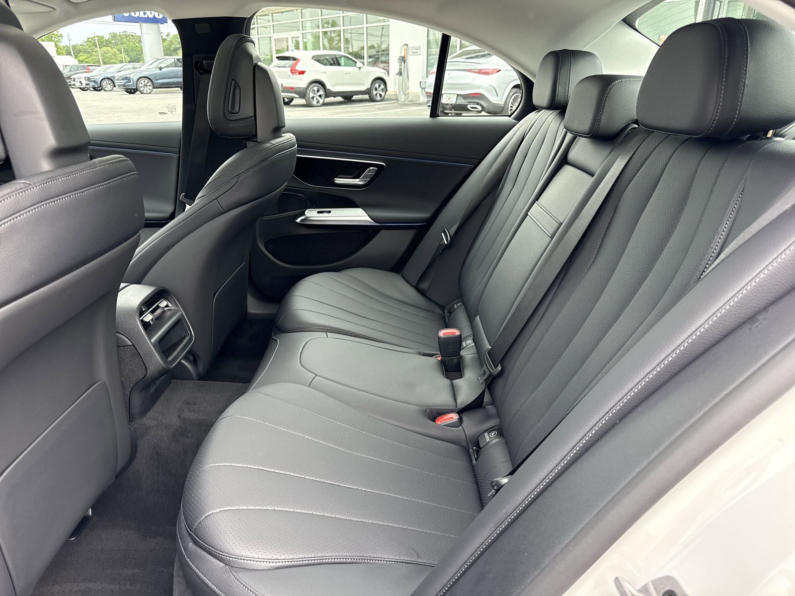 2025 Mercedes-Benz E-Class E350 - Photo 12
