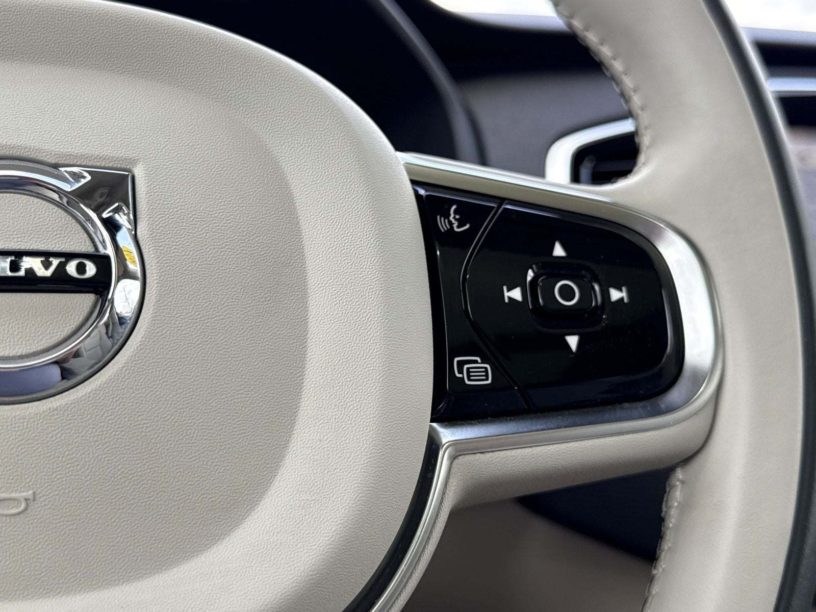 2024 Volvo XC90 Plus - Photo 18