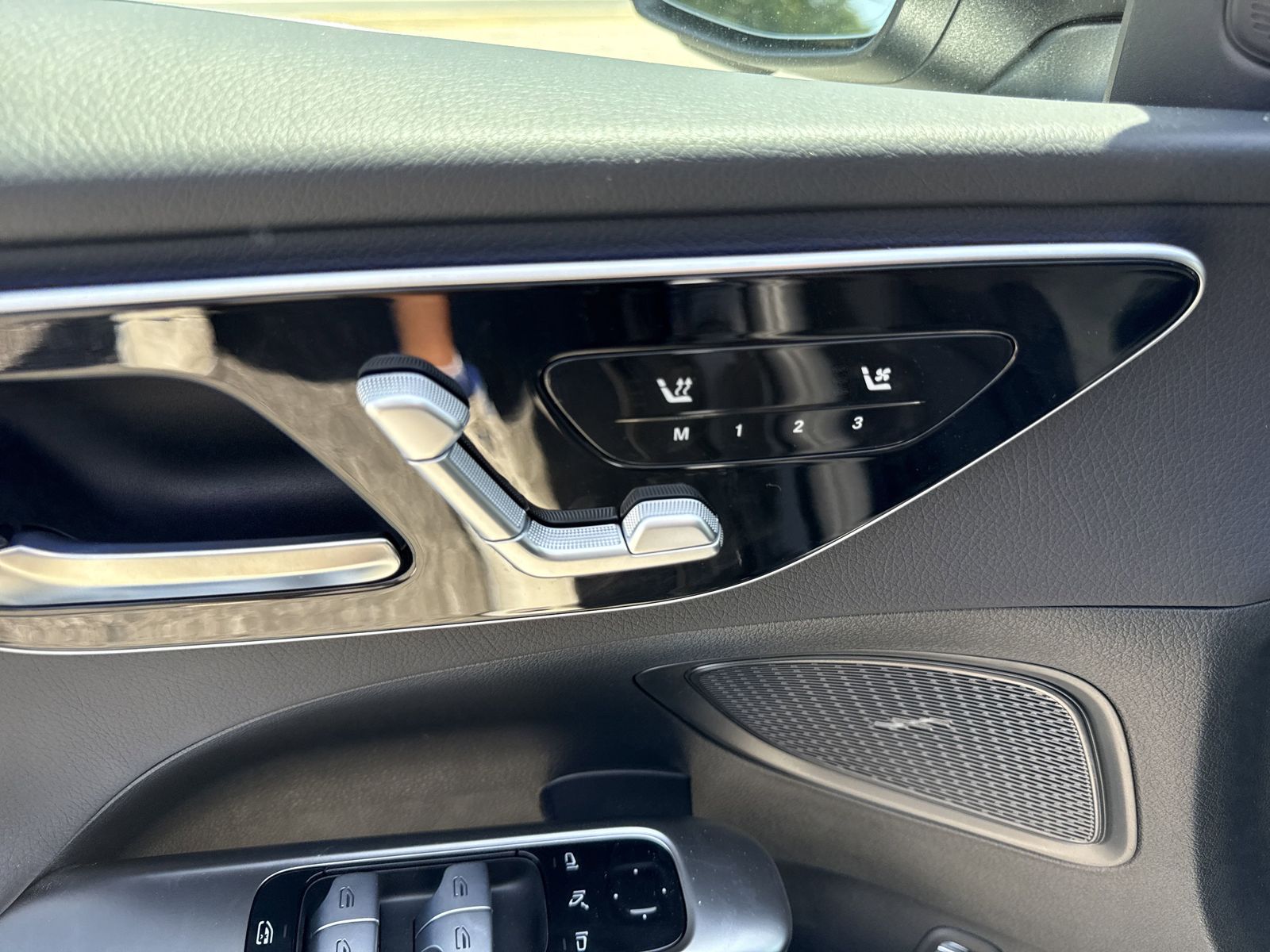 2025 Mercedes-Benz C-Class Sedan C 300 - Photo 11