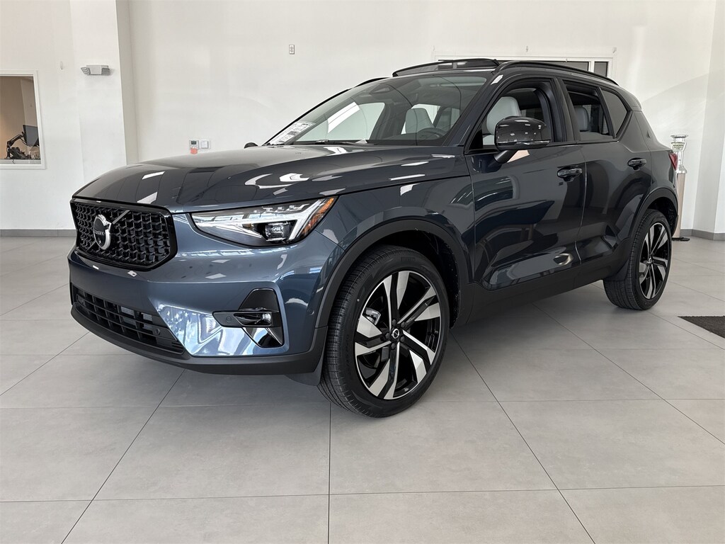 New 2026 Volvo XC40 B4 Plus SUV